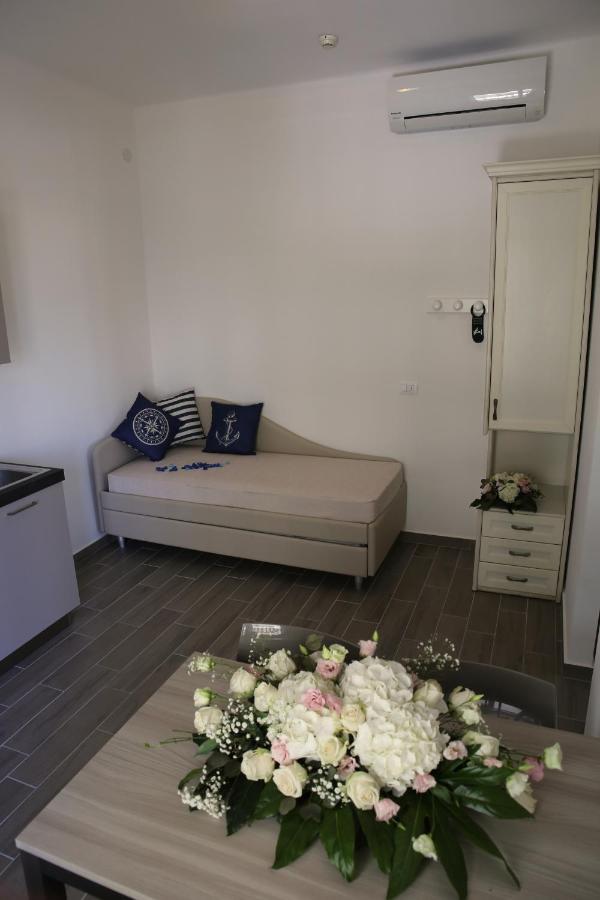 Hotel Philadelphia Cattolica Ngoại thất bức ảnh
