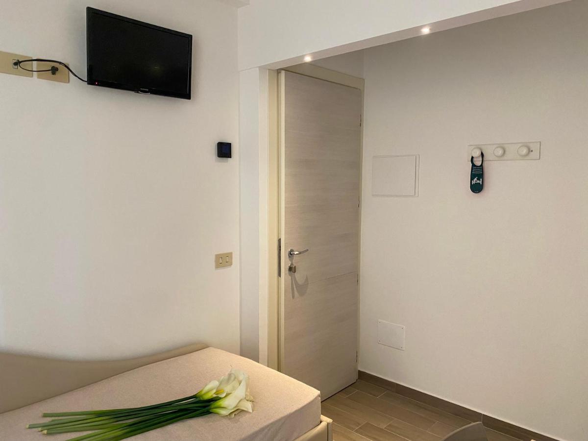 Hotel Philadelphia Cattolica Ngoại thất bức ảnh