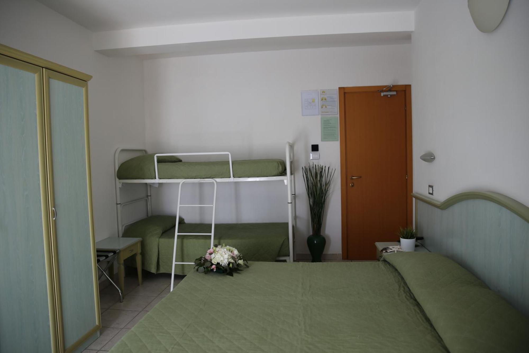 Hotel Philadelphia Cattolica Phòng bức ảnh