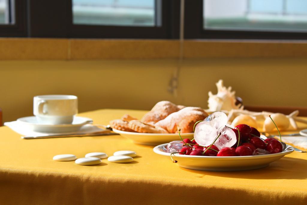 Hotel Philadelphia Cattolica Ngoại thất bức ảnh