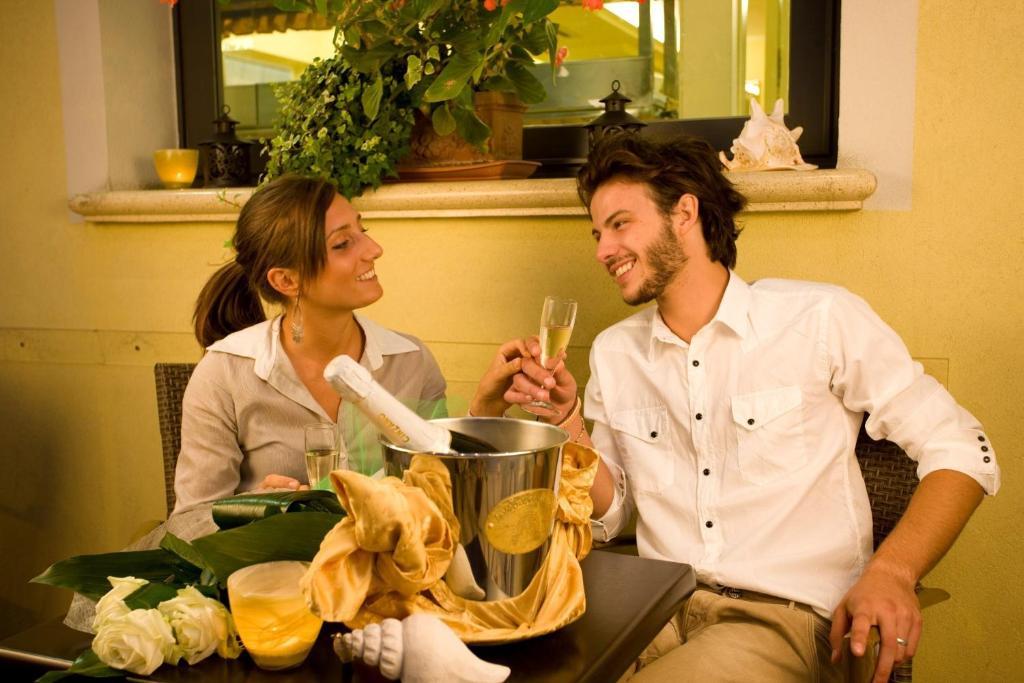 Hotel Philadelphia Cattolica Ngoại thất bức ảnh